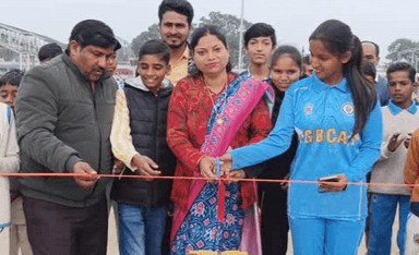 शोहरतगढ़: वीरेंद्र ग्रामीण स्टेडियम में तमिलनाडु और उत्तराखंड की टीमों के बीच हुआ जोरदार मुकाबला