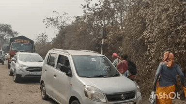 पेठ: खडडमांमुळे कोटंबी घाटात एकाच वेळी चार वाहने फेल , वाहतूक कोंडीचा वाहनधारकांना फटका