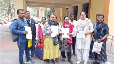 जबलपुर: रॉयल स्टेट कॉलोनी के घरों को बनाया ओयो होटल, स्थानीय लोग पहुंचे जिला कलेक्टर कार्यालय, बोले- गंदा धंधा बंद कराओ!