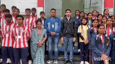 हरसूद: विद्यार्थियों ने किया बैंक का भ्रमण, बैंकिंग प्रणाली की जानकारी प्राप्त की