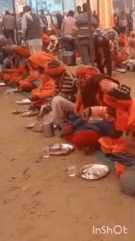 बयाना: बयाना में एक लाख श्रद्धालुओं को बांटी गई प्रसादी, भंडारे में गूंजे जय श्री राम के नारे