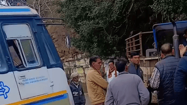 शाहबाद: शाहबाद घाटी मोड़ पर ट्रैक्टर-ट्रॉली और रोडवेज बस में भिड़ंत, शीशा टूटा, यात्री बाल-बाल बचे