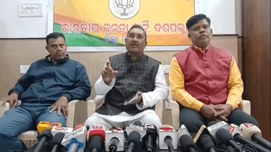 ନୟାଗଡ: ଦଶପଲ୍ଲା ଭାରତୀୟ ଜନତା ପାର୍ଟି ତରଫରୁ ନୟାଗଡ ଠାରେ ସାମ୍ୱାଦିକ ସମ୍ମିଳନୀ କଲେ ବିଜେପି ବିଧାୟକ ପାର୍ଥି ରାଘବ ମଲ୍ଲିକ