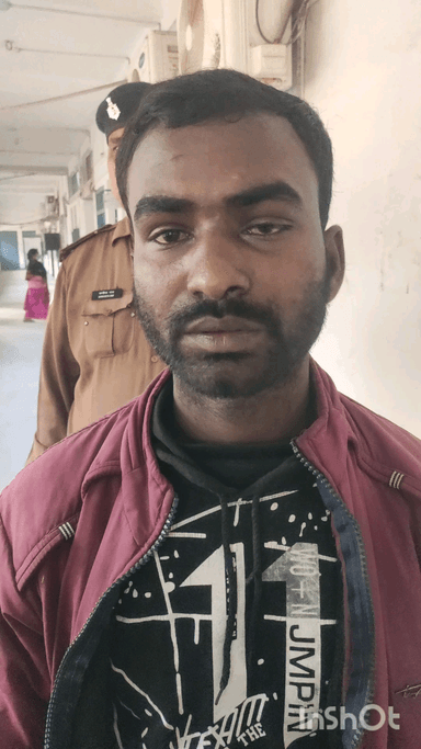मधेपुरा: पुलिसिया दबाव के बाद जयरामपुर टपड़ा टोला मारपीट केस के फरार अभियुक्त पिंटू मुखिया ने न्यायालय में किया आत्मसमर्पण