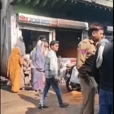 कठूमर: खेड़ली कस्बे में रसोई गैस सिलेंडर में लगी आग, सात लोग झुलसे