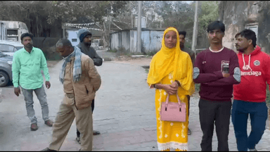 गिरिडीह: बेको कारीपहरी पुल के पास मिली अधजली महिला की लाश, सहीना प्रवीण के रूप में हुई पहचान, शव PMCH भेजा गया