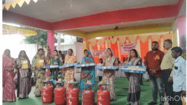 गुण्डरदेही: जिला पंचायत अध्यक्ष तारिणी चंद्राकर गुंडरदेही विधानसभा क्षेत्र के ग्राम पिरिद के सरस्वती शिशु मंदिर में वार्षिक उत्सव में मुख्य अतिथि रहीं