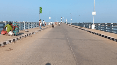 திருவள்ளூர்: பழவேற்காடு தினத்தை முன்னிட்டு கட்டுமரப் போட்டி மற்றும் விளையாட்டுப் போட்டிகள் நடைபெற்றது