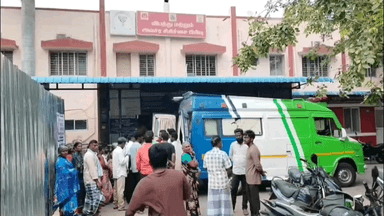 பெரம்பலூர்: தொழுதூர் அருகே திருச்சி- சென்னை தேசிய நெடுஞ்சாலையில் கார் மீது பஸ் மோதிய விபத்தில் மூன்று கல்லூரி zஉயிரிழப்பு