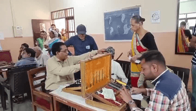 વાલિયા: વાલીયાની શ્રી રંગ નવચેતન મહિલા આર્ટસ કોલેજ ખાતે નેત્ર નિદાન કેમ્પ યોજાયો હતો.