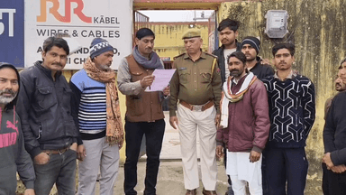 इंद्रगढ़: यूजीसी कानून के विरोध में देईखेड़ा कस्बा रहा बंद, थानाधिकारी को राष्ट्रपति के नाम सौंपा ज्ञापन