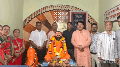 घोड़ाडोंगरी: गुरु रविदास जयंती पर सारणी नगरपालिका अध्यक्ष ने पाथाखेड़ा बस स्टैंड स्थित प्रतिमा पर पुष्पांजलि अर्पित की