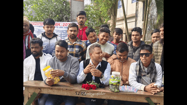 সীতাই: সিতাইয়ে মাধ্যমিক পরীক্ষার্থীদের কলম ও জলের বোতল দিয়ে শুভেচ্ছা তৃণমূল যুব কংগ্রেস ও তৃণমূল ছাত্র পরিষদ এর