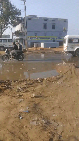 बानसुर सुभाष चोक से हरसोरा बाईपास मार्ग पर जल भराव से आम जन हो रहे है परेसान