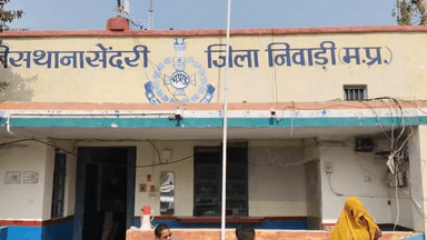 निवाड़ी: सेंदरी थाना क्षेत्र के सादिकपुरा तिराहे के पास दो मोटरसाइकिलों की टक्कर में चार घायल