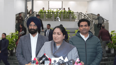 साकेत: दिल्ली: सीएम रेखा गुप्ता का ऐलान, सभी राशनकार्ड धारकों को होली और दिवाली पर मिलेगा मुफ्त गैस सिलेंडर