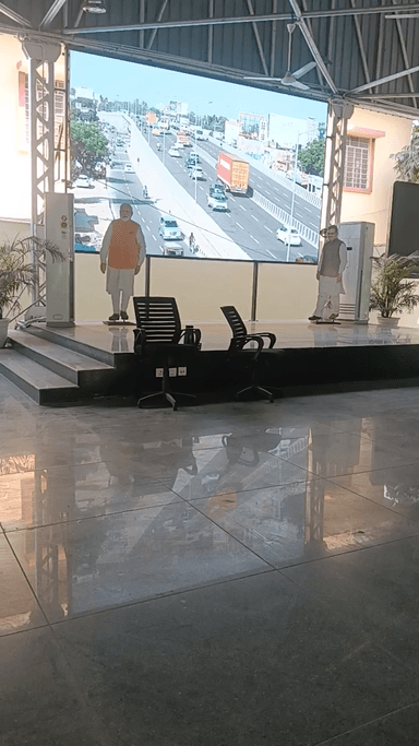 पुलिस कार्रवाई न करतेहुए मुख्यमंत्री जन आवास पर एकत्रित होते हुए सीएम साहब से गुजारिश है कि थाने में फोन करकेहमारे गाड़ि