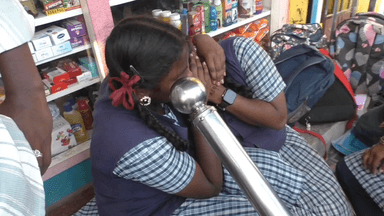 திருவள்ளூர்: திருவள்ளூர் அருகே பள்ளிக்கு செல்ல காத்திருந்தா மாணவிகளை கொச்சையாக பேசிய பெண் மற்றும் போதை ஆசாமி மீது நடவடிக்கை எடுக்க மாணவிகள் சாலை மறியல்.