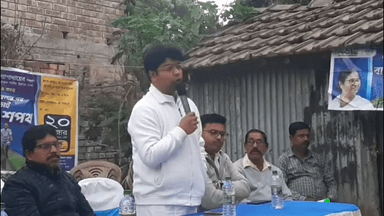 শান্তিপুর: পথশ্রী প্রকল্পে বেলঘড়িয়া স্বাস্থ্যকেন্দ্র থেকে কালিতলা পর্যন্ত রাস্তার নির্মাণ কাজ শুরু,পথসভা করে জানালেন বিধায়ক