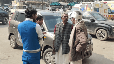 बहादुरगढ़: सेक्टर 9 बाईपास पर बारातियों से भरी टेंपो ट्रैवलर पलटी, कई घायल