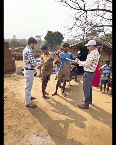 म्हणजे काय?
कुष्ठरोग हा Mycobacterium leprae नावाच्या जंतूमुळे होणारा संसर्गजन्य आजार आहे. हा आजार मुख्यतः
त्वचा
नस (नर्व्ह्स)
डोळे,नाक यावर परिणाम करतो.