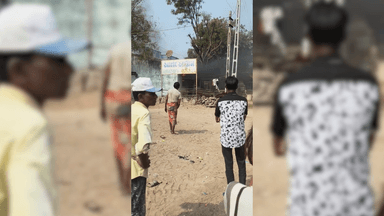 વિજાપુર: પોલીસ સ્ટેશન પાસે ઘરમાં આગ લાગતા સામાન બળી ગયો