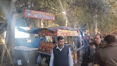 प्रीत विहार: आचार्य निकेतन में हत्या के बाद अवैध रेहड़ियों पर कार्रवाई, आरोपी के पिता की रेहड़ी भी जब्त