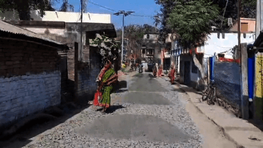 তেহট্ট ১: তেহট্ট বর্গীডাঙা পাড়ায় জোর কদমে চলছে পথশ্রী রাস্তার কাজ, সেই দৃশ্যই ধরা পড়লো আমাদের ক্যামেরায়
