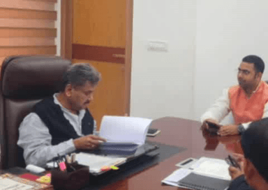 रिविलगंज: शिक्षा मंत्री से मिले रिविलगंज प्रमुख, शिक्षकों की लंबित समस्याओं पर हुई अहम चर्चा