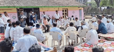 કડાણા: મુનપુર ખાતે કાર્યકર્તાઓની બેઠક યોજાઈ મહાનુભાવો ઉપસ્થિત રહ્યા