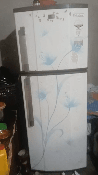 dosto main ye firij bech raha hun jise bhi Lena hai sampark kare 7248852232 kimat 10000