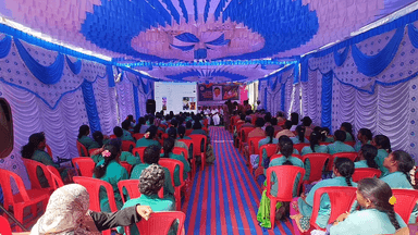 பாலக்கோடு: பாலக்கோடு பேரூராட்சியில் தூய்மை பணியாளர்களுக்கு காலை உணவு வழங்கும் திட்டத்தை பேரூராட்சி தலைவர் பி.கே.முரளி தொடங்கி வைத்தார்.