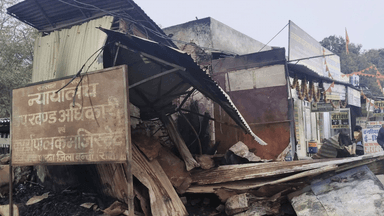 केशोरायपाटन: केशवरायपाटन में फर्नीचर की दुकान में लगी भीषण आग, करीब 1 लाख की नगदी सहित फर्नीचर का सामान जलकर हुआ राख