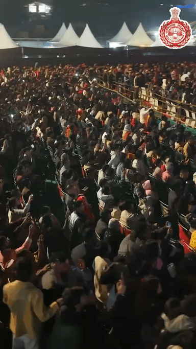 #Watch | Surajkund Mela evenings done right! ✅
#faridabad #haryana #surajkundmela #surajkund #kailashkher #artist