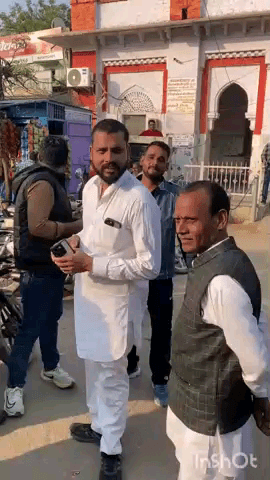 डीग: विश्वेंद्र सिंह और अनिरुद्ध सिंह की सुलह से कांग्रेस कार्यकर्ताओं में उत्साह, डीग में ढोल-नगाड़ों के साथ मनाया गया जश्न