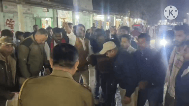 নগাঁও: মুখ্যমন্ত্ৰীৰ বিৰূদ্ধে জুৰীয়া বজাৰত আমছুৰ প্ৰতিবাদ ,দাহ কৰিলে মুখ্যমন্ত্ৰীৰ পুত্তলিকা