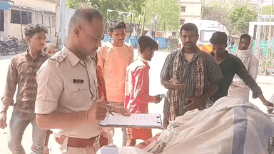 अमरपुर: ट्रैक्टर की टक्कर से पिता की मौत, एक झटके में उजड़ा घर, तीन मासूम बच्चे हुए अनाथ