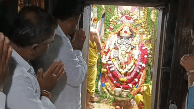 ಮಳವಳ್ಳಿ: ಪಟ್ಟಣದಲ್ಲಿ ಹಾಲು ಉತ್ಪಾದಕರ ಸಂಘಗಳ ಒಕ್ಕೂಟದ ವತಿಯಿಂದ ಮನ್ ಮುಲ್ ನಿರ್ಧೇಶಕ ಕೃಷ್ಣೇಗೌಡರ ಜನ್ಮ ದಿನಾಚರಣೆ