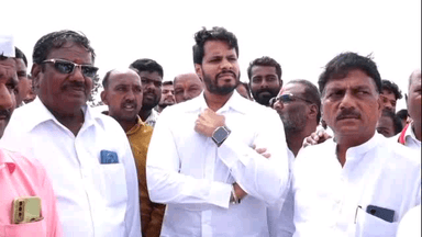 ಇಂಡಿ: ಅಗಸನಾಳ ಗ್ರಾಮದಲ್ಲಿ ಬರ ಅಧ್ಯಯನ ನಡೆಸಿದ ಜೆಡಿಎಸ್ ಯುವ ಘಟಕದ ಅಧ್ಯಕ್ಷ ನಿಖಿಲ್ ಕುಮಾರಸ್ವಾಮಿ