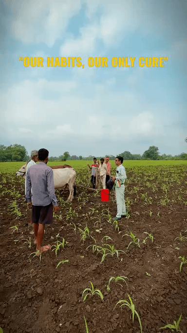 इस मिट्टी में हर दर्द का इलाज है, लेकिन इसमें मिल रहे प्लास्टिक के ज़हर की कोई दवा नहीं है! 🇮🇳#saveoursoil #cleanindiamission #indianfarmers #civicduty
