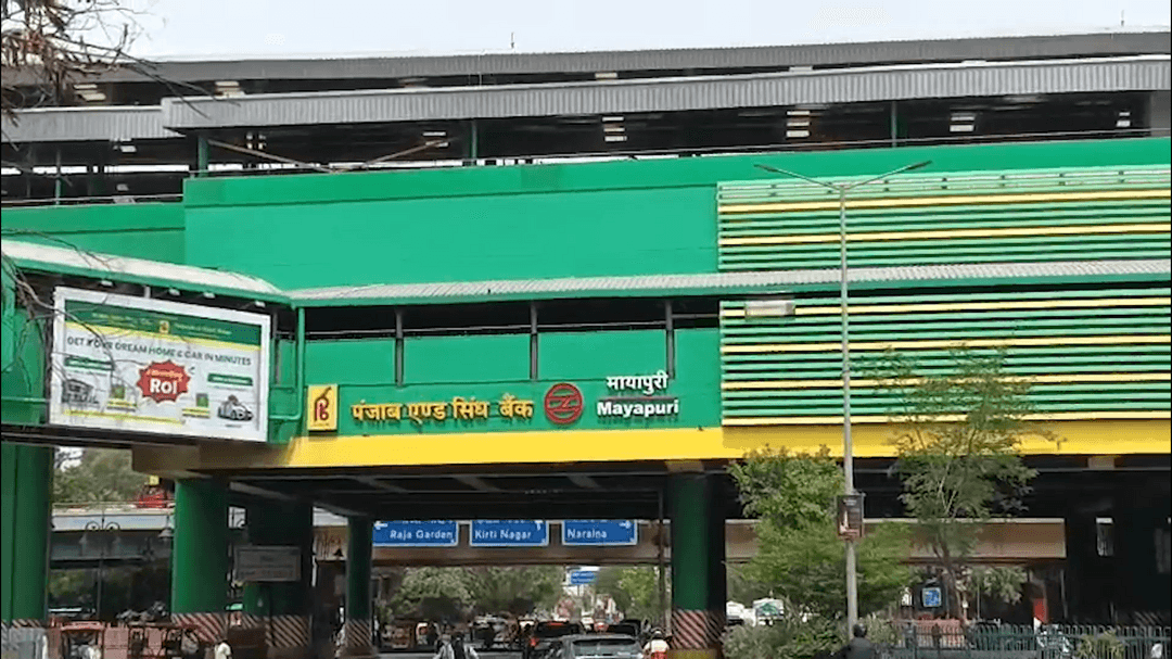 पंजाबी बाग: पश्चिमी दिल्ली के डीडीयू हॉस्पिटल में मृतक रमेश का पोस्टमार्टम, परिवार ने कहा- ऐसे हादसे दोबारा न हों
