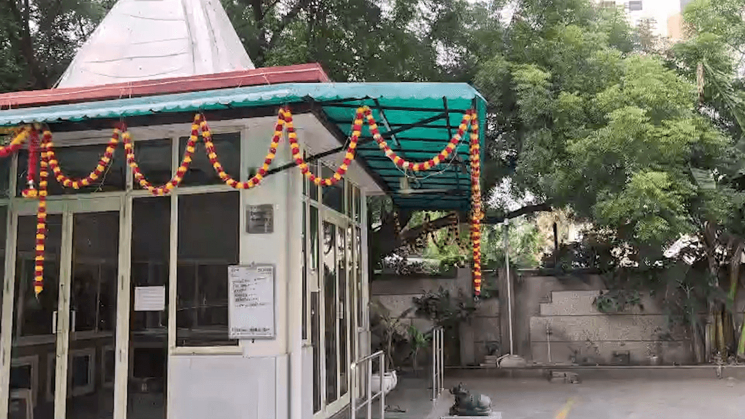 पंजाबी बाग: द्वारका सेक्टर 10 के दिव्या अपार्टमेंट में मंदिर के अंदर चोरी की वारदात, द्वारका सेक्टर 9 थाना कर रही जांच