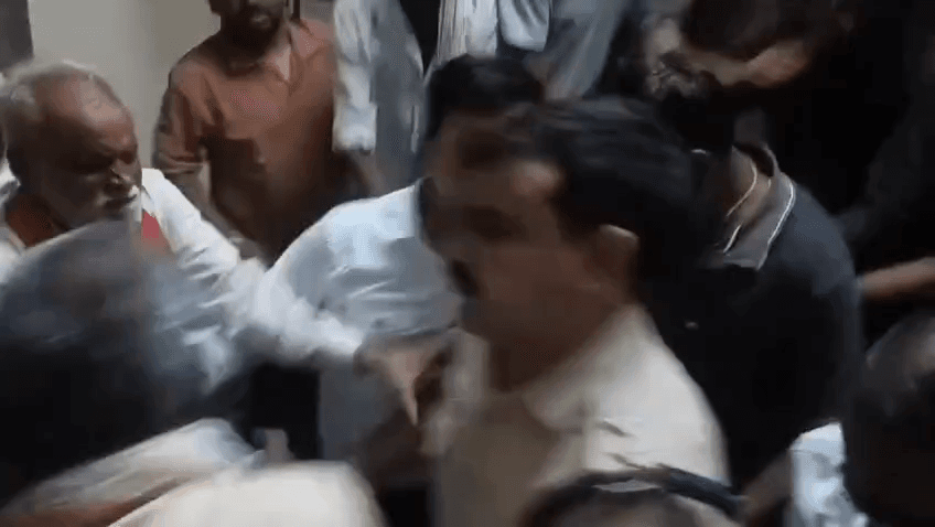 खाकी की हनक और मानवता शर्मसार: डबरा थाना प्रभारी संजय शर्मा द्वारा साहू समाज के साथ अभद्रता अत्यंत निंदनीय
मप्र के डबरा