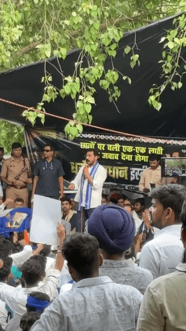 लखनऊ में छात्रों ने किया जोरदार प्रदर्शन 👍
#barabanki #barabankiupdates #viralpost #lucknow