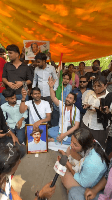 लखनऊ में छात्रों ने किया जोरदार प्रदर्शन 👍
#barabanki #barabankiupdates #viralpost #lucknow