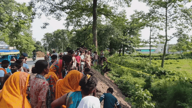 मनसाही :- प्राथमिक विद्यालय गुमटी टोला के पास सड़क किनारे सिक्योरिटी गार्ड की मिली लाश।
