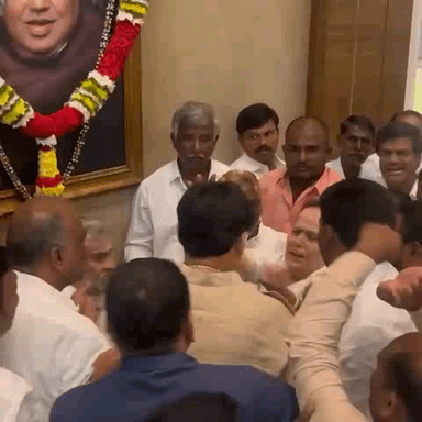 ಕಲಬುರಗಿ: ಶಾಸಕ ಡಾ ಅಜಯ್ಸಿಂಗ್ಗೆ ಒಲಿದ ಮಂತ್ರಿ ಸ್ಥಾನ: ಬೆಂಗಳೂರಿನಲ್ಲಿ ಕಣ್ಣಿರು ಹಾಕಿದ ತಾಯಿ ಪ್ರಭಾವತಿ ಧರ್ಮಸಿಂಗ್