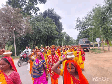 चांदवा: पहली सोमवारी को चंदवा के विभिन्न शिवालयों में श्रद्धालुओं की उमड़ी भीड़