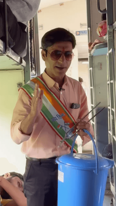 भारतीय रेल हमारी अपनी संपत्ति है, तो इसे साफ़ रखना भी हमारी ही ज़िम्मेदारी है! 🇮🇳
#IndianRailways #NationBuilding #cleanindiamission