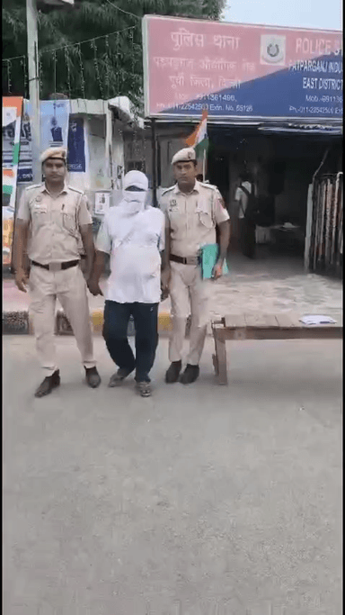 यमुना विहार: आंनद विहार इलाके से हथियार के साथ बदमाश गिरफ्तार